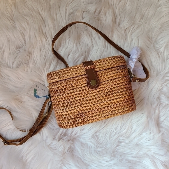 Rattan hand crafted Crossbody - Picture 4 of 13